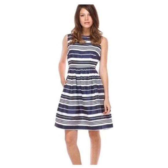 Lilly Pulitzer Eryn 100% Silk nautical stripped full skirt Feminine dress 8 - Picture 9 of 9